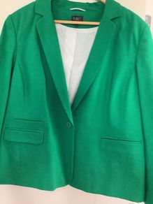 Reduced again to 25 euros.Ladies green jacket from marks and spencers size 22
