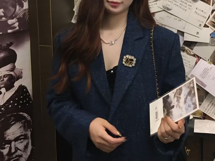 brooch