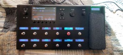 Line 6 Helix Floor multi-effects processor