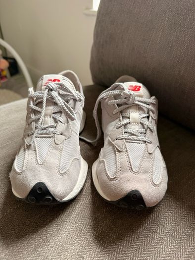 New Balance 327s UK4