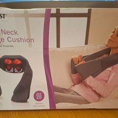 Neck massage cushion