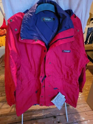 Brand New Vango Ladies Raincoat Size in Deep Pink Colour - L