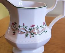 Milk jug Johnson Brothers Eternal Beau