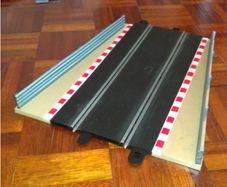 Scalextric C8233: Lead In/Out Straight Borders with Barriers