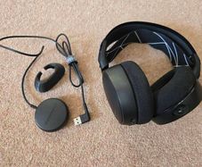 Steelseries Arctis 9 wireless gaming headphones with microphone