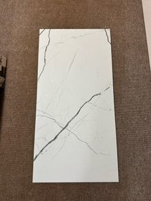 White Marble Effect Tile With Black Vein 60 x 120cm