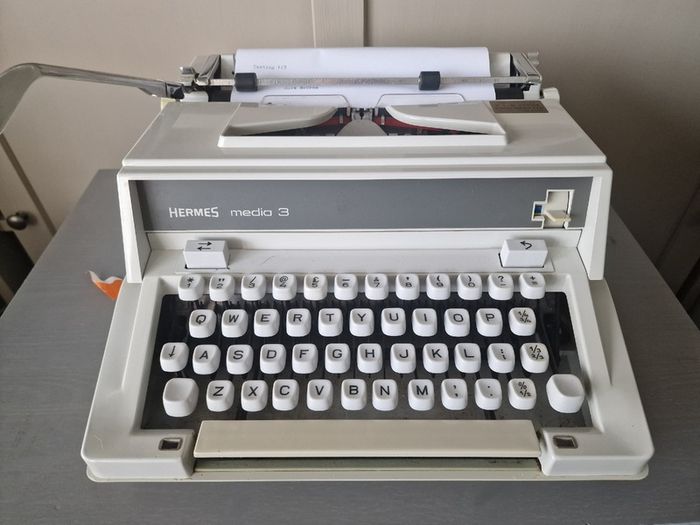 Hermes Media 3 Typwriter