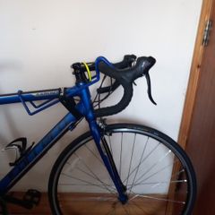 mens 51cm carrera karkinos 2 road bike fully serviced with set of muddyfox pedals ,bottle cages and saddle bag ,new tyres and all new cables shop fitted ,Bike was  used for a short time and is in pristine  condition.