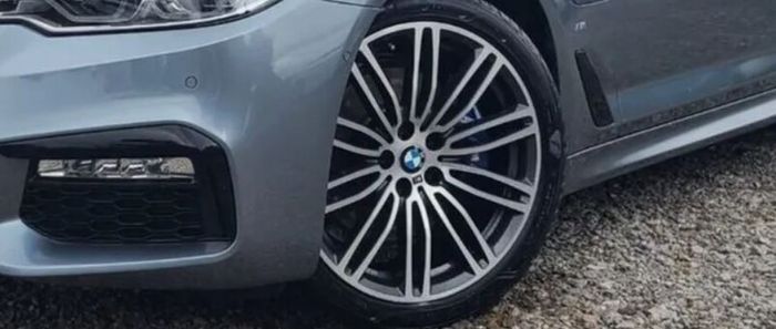 1 x Genuine BMW 5 Series G30 G31 19'' 664M (FRONT) Delivery