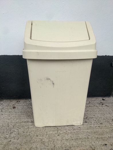 Wham cream swing lid bin