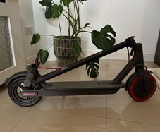 Xiaomi M365 Electric Scooter