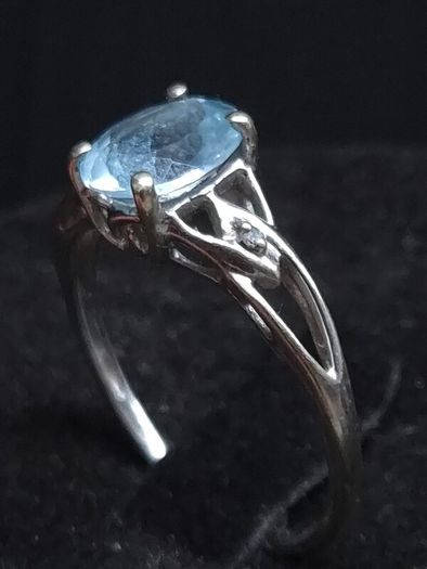 Vintage 9ct White Gold Blue Gemstone Ring Size 54