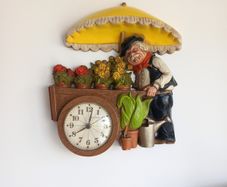 vintage 1977 New Haven Burwood WALL CLOCK Garden Cart Street Vendor Flowers WORKS  Gift decor shop presents florist