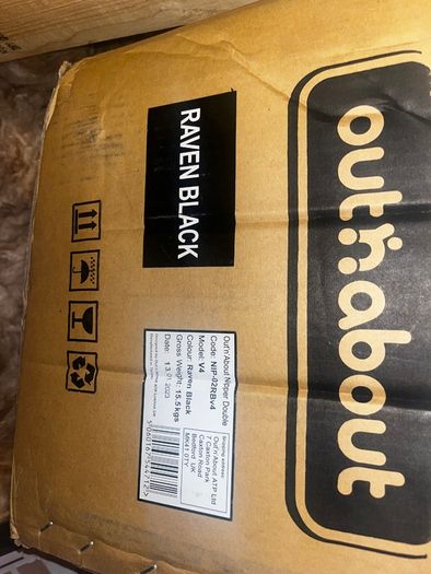 Double Buggy Out n About Nipper V4  (Excellent condition)