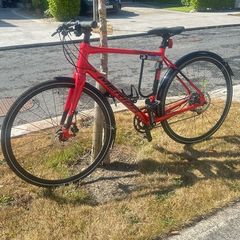 Merida Speeder 200 - Like New (3 Months Old) + Helmet & Lock Included !
