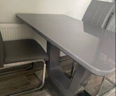 Kitchen table and 4 chairs