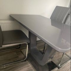 Kitchen table and 4 chairs