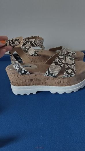 River island sandles