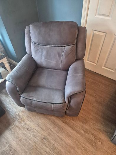 3 seater and sofa and single recliner