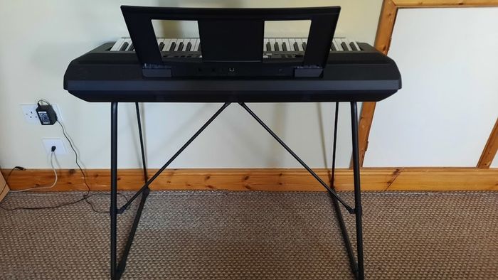 Yamaha PSR-E373 Keyboard w/ Accessories