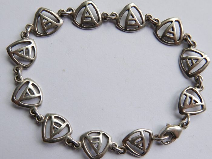 Vintage 925 Sterling Silver AA Link bracelet with Triangular Design
