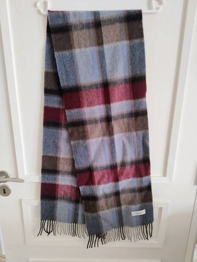 Geoffrey Beene 100% wool unisex scarf 175cm x 30cm in excellent condition with no issues FREE STANDARD POSTAGE INCLUDED