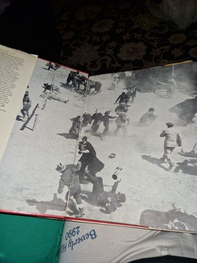 Pictorial History Of Westerns Book