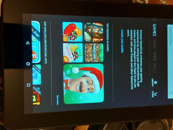 Amazon Fire 5th Generation, 8GB, Model SV98LN in very good cosmetic condition, but needs new Battery