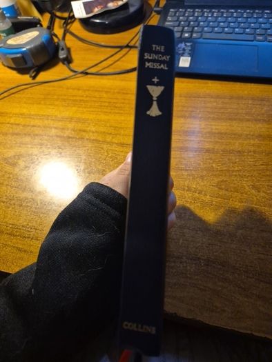 The Sunday Missal, 1987. Sunday Masses for the entire three-year cycle complete in one volume. Collins
