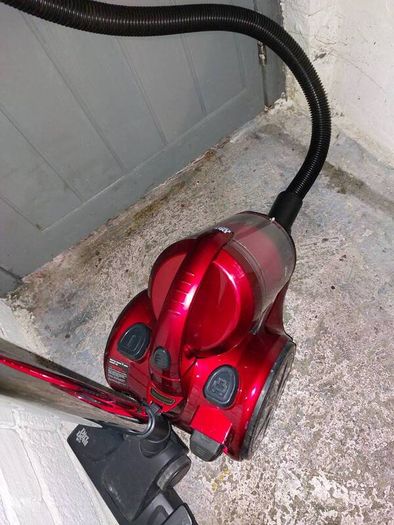 dirt devil bagless vacuum