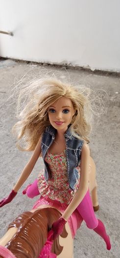 Barbie Saddle 'N Ride Horse and Doll Set