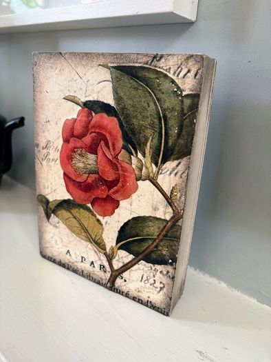 Sid Dickens memory block - Red Camellia T-404