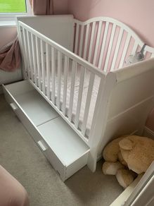 baby cot