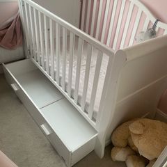 baby cot
