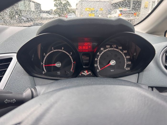 2011 Ford Fiesta private sale