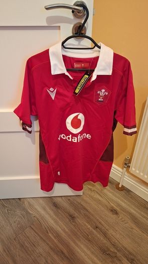 Wales Rugby Jersey NEW