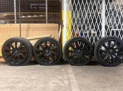 Range Rover 23 inch tyres