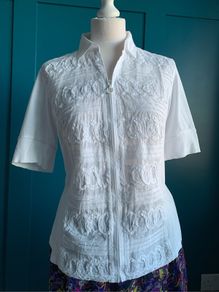 White full zip up blouse/ jacket. Size 12