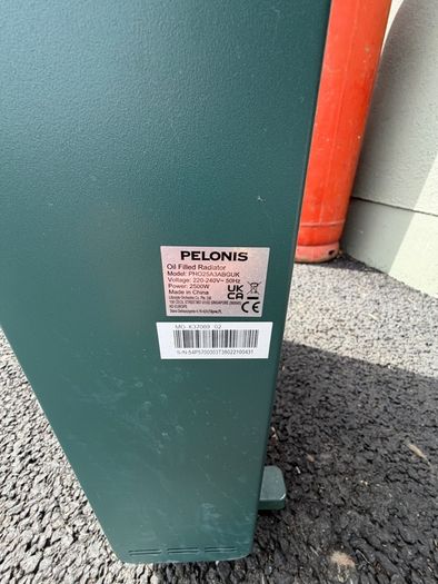 Pelonis Oil Filled Radiator with Thermostat