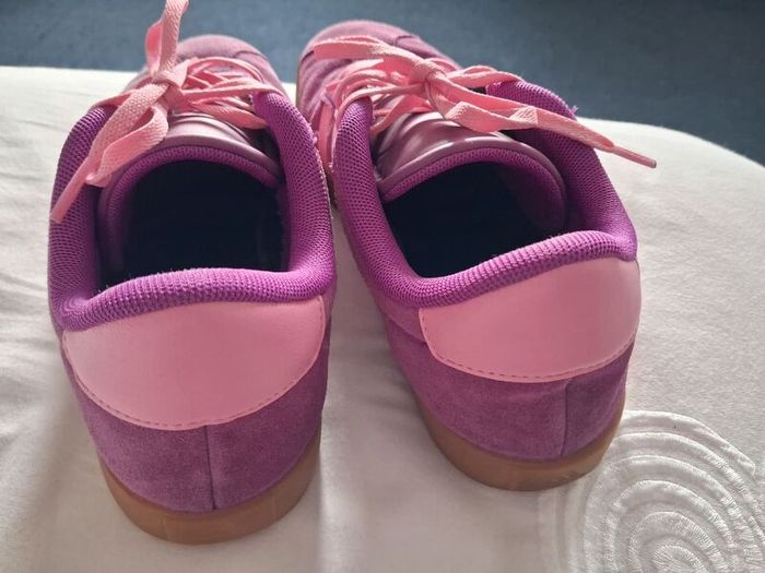 Adidas Runners Size 6 Pink