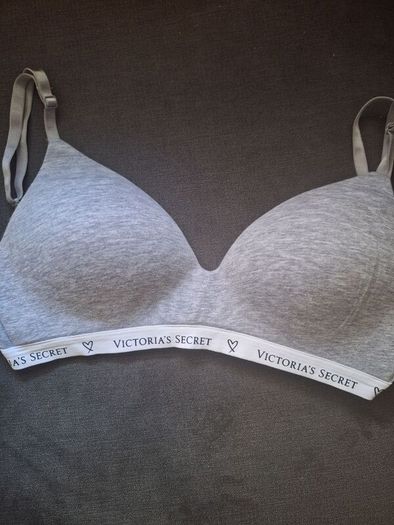 Victoria Secret Bras (6) .. 8.00 euro each or all 6 for 35.00 euro