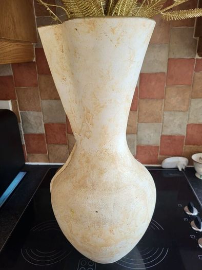 Cream vase
