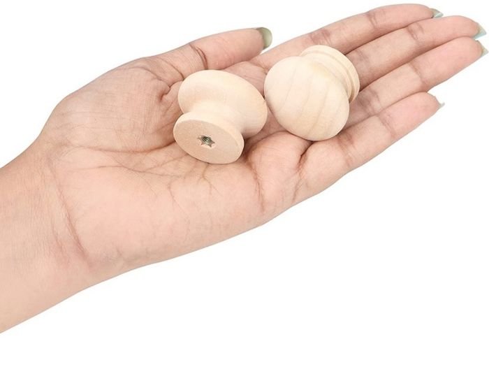 Round Unfinished Wood Knobs with Screws (20 Pack) - 3.4 x 2.5cm / 1.34 x 0.98 Inches - Natural Wooden Birch Door Knob Hardware - Furniture Cabinet, Wardrobe, Cupboard & Drawer Pull Handles (FREE POSTAGE)
