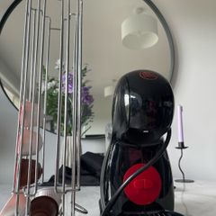 Dolce Gusto Machine + Display with pods