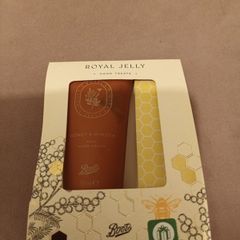 Royal Jelly hand cream treat pack