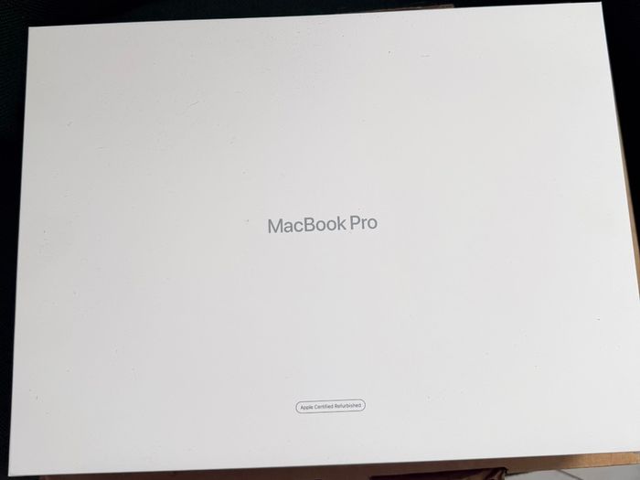 MacBook Pro Apple M4 Chip with 10 Core CPU and 10 Core GPU