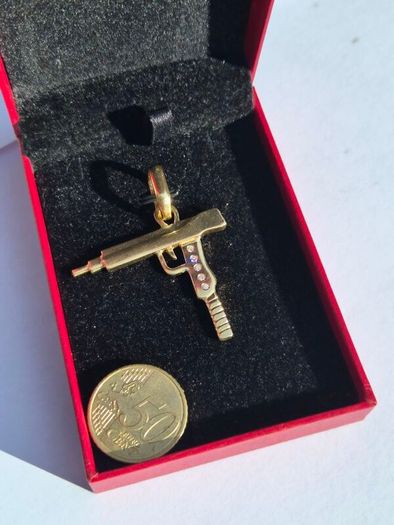 18K Gold Pendant