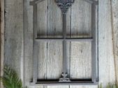 Cast Iron Farmhouse Garden Window  Antique-Style Stable Window for Wall or Garden (46 x 31 cm)