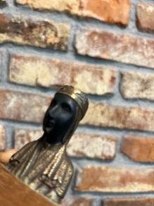 figurine