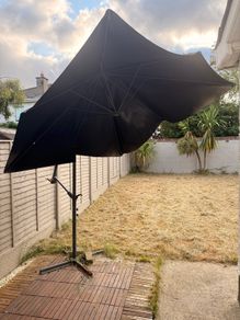 Large B&Q Garden Parasol (Working. Just needs some TLC)